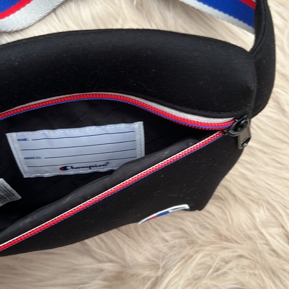 Champion multipurpose belt bag with adjustable strap and buckle - Picture 4 of 4